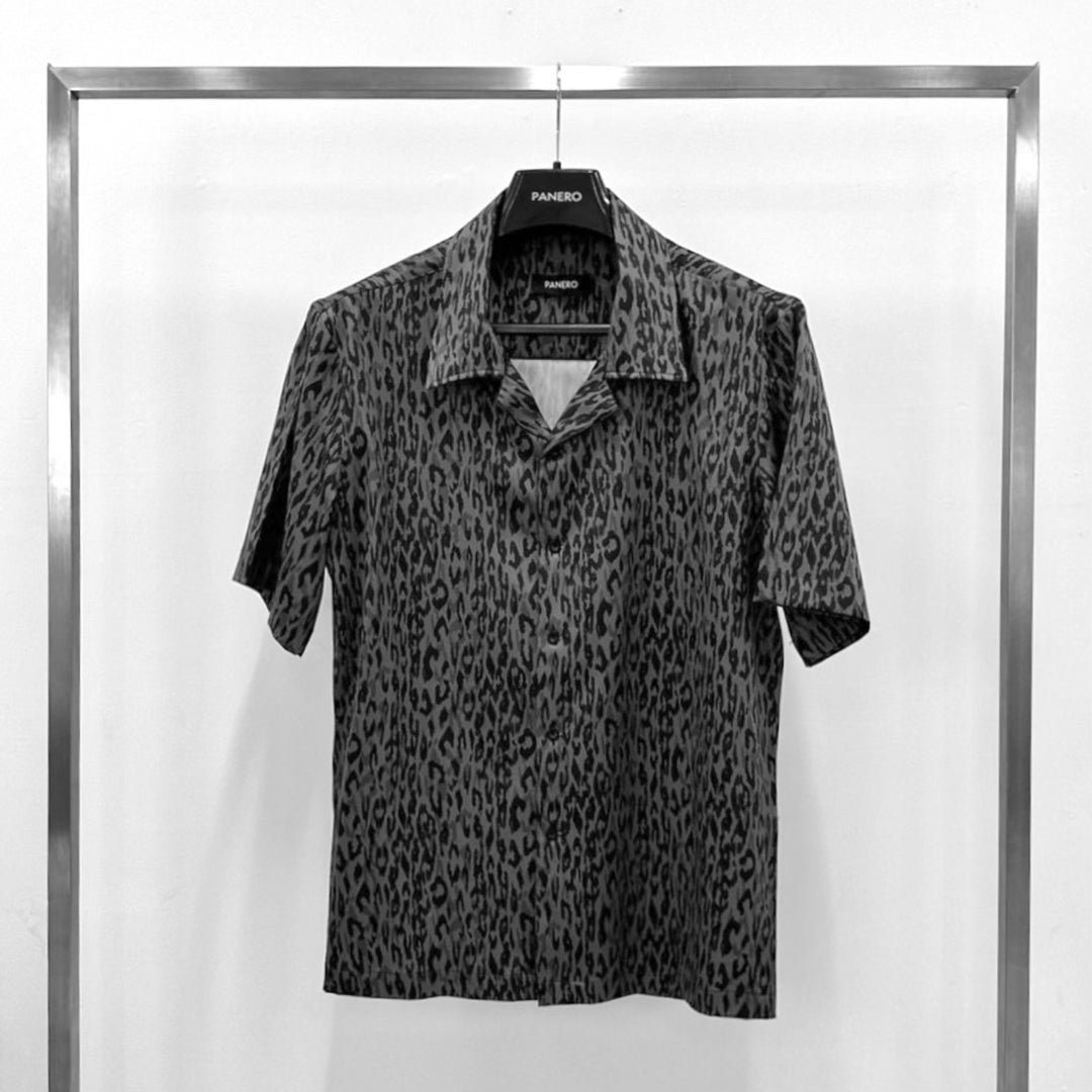 "Leopard Short Sleeve Shirt" (Gray)