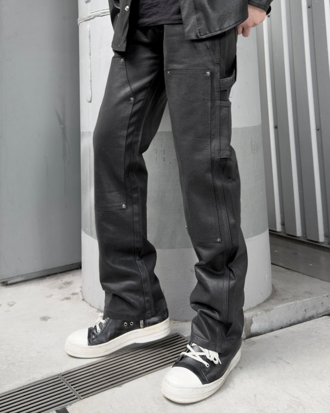 【10月POP-UP先行販售】"Coated Carpenter Double Knee Jeans"