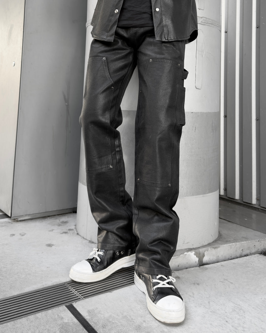 【10月POP-UP先行販售】"Coated Carpenter Double Knee Jeans"