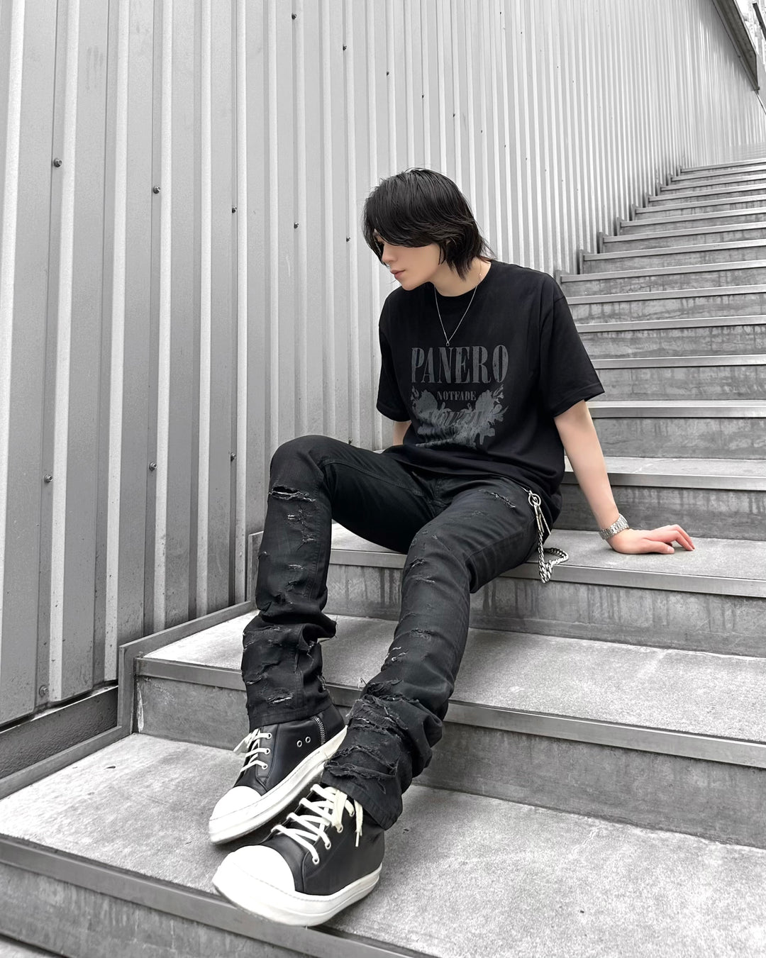"NotFade Grunge T-Shirt" (Black x Gray)