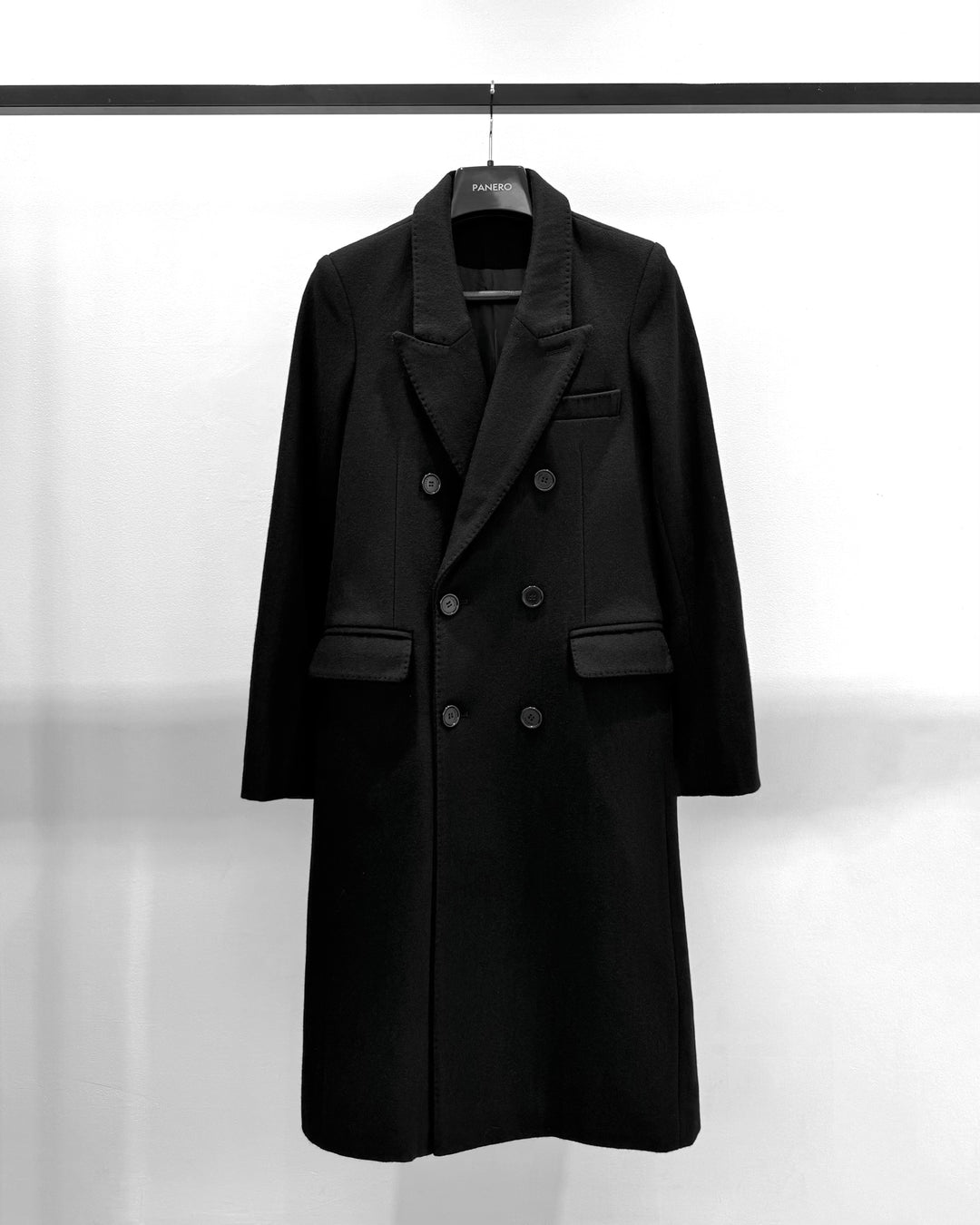PANERO  DOUBLE BREASTED WOOL COAT使用回数は5回ほどで短時間です