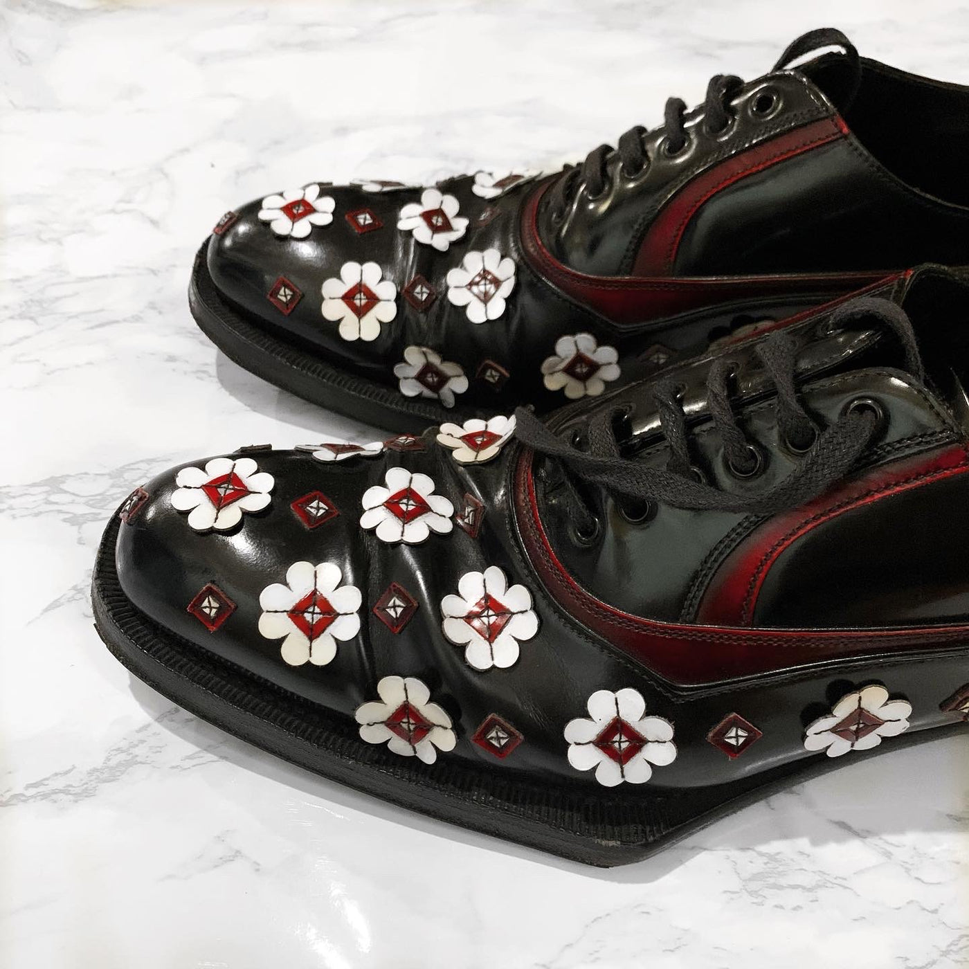 PRADA プラダ フラワープリント 花柄 スニーカー ブローグ PRADA プラダ フラワープリント 花柄 スニーカー ブローグ