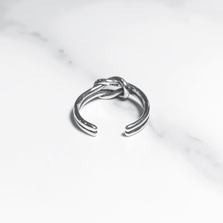 “Double Knot” Silver 925 Ring