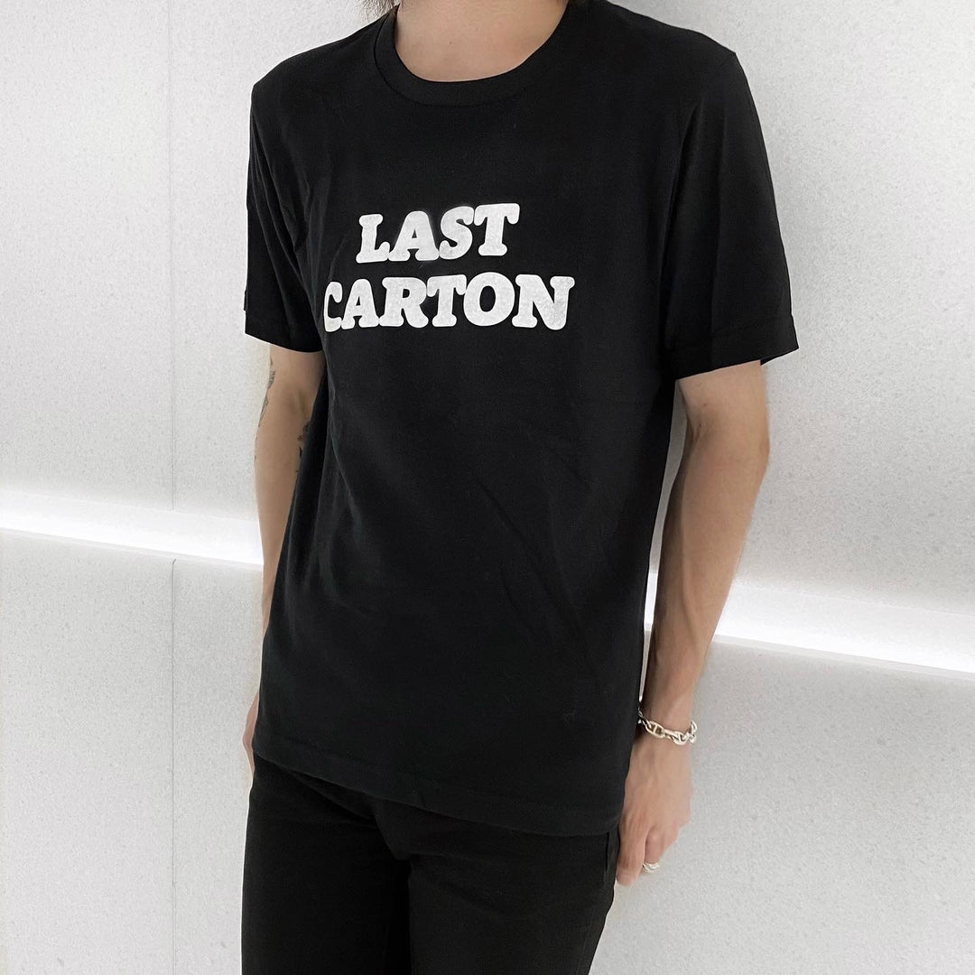 "마지막 상자"티셔츠 (검은 색)