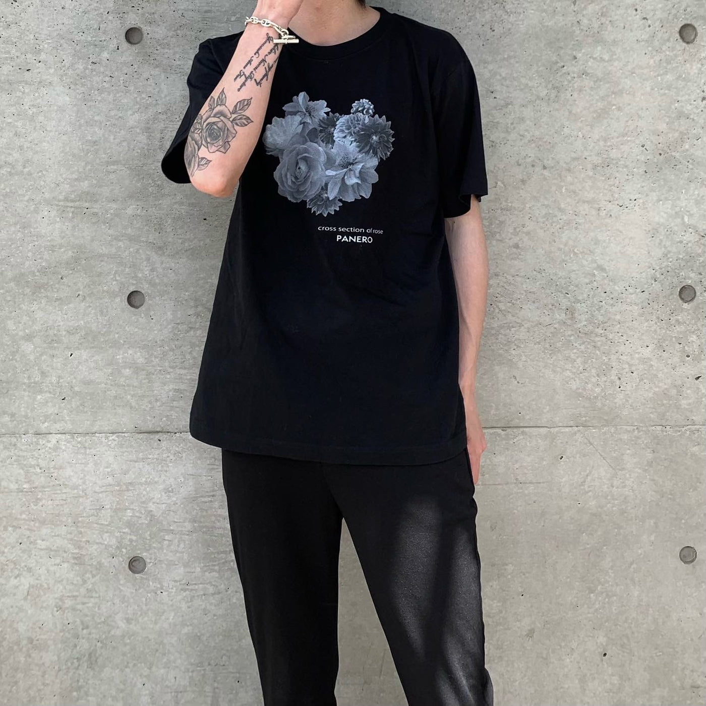 【即納】"Fullbloom" Flower T-Shirt (ブラック)