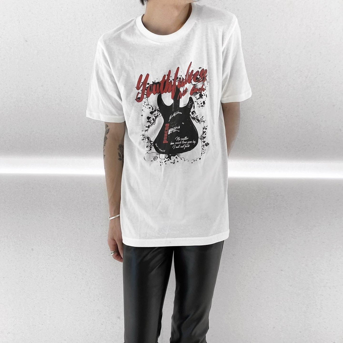 [Instant delivery]"Evil kid"T-shirt (white)